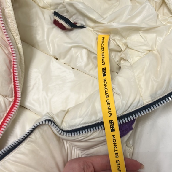 Moncler vest - Picture 5 of 7